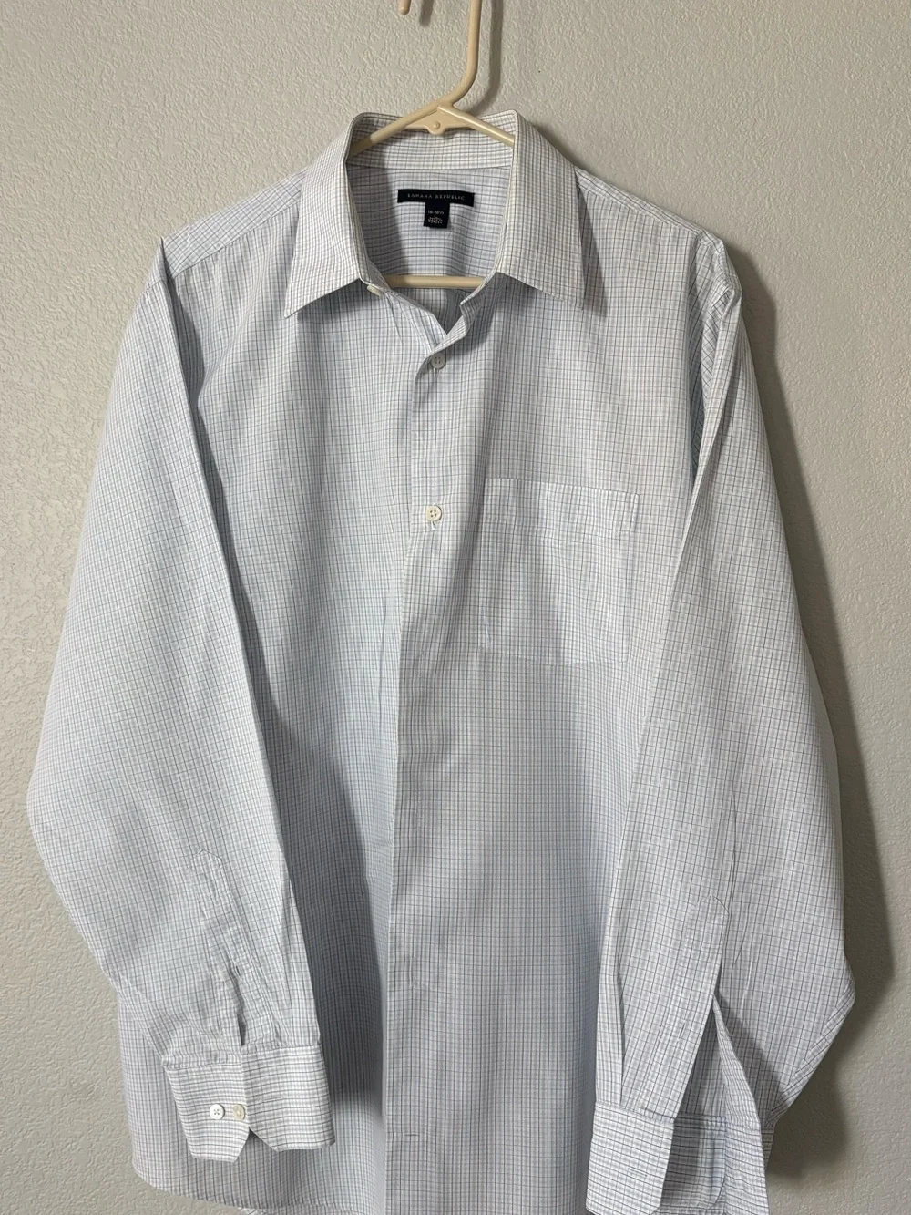 Beautiful Condition Banana Republic Light Blue Check Dress Shirt